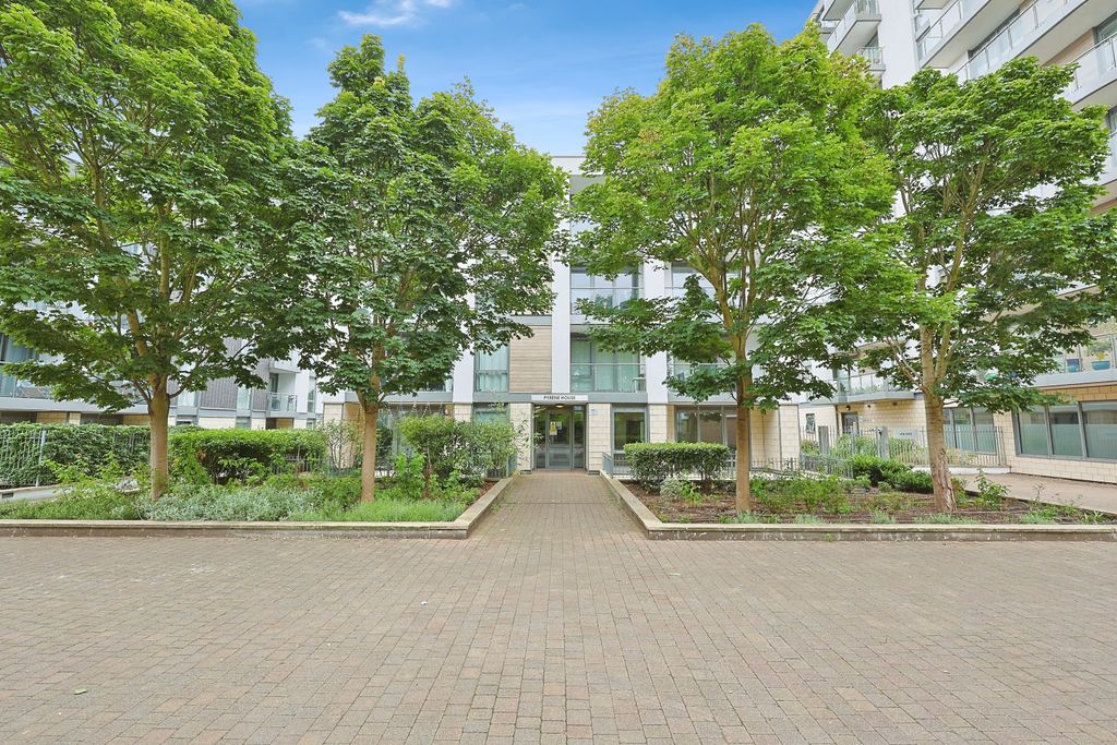 Property photo 1 of 20