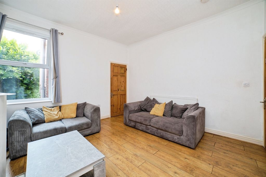 Property photo 2 of 19