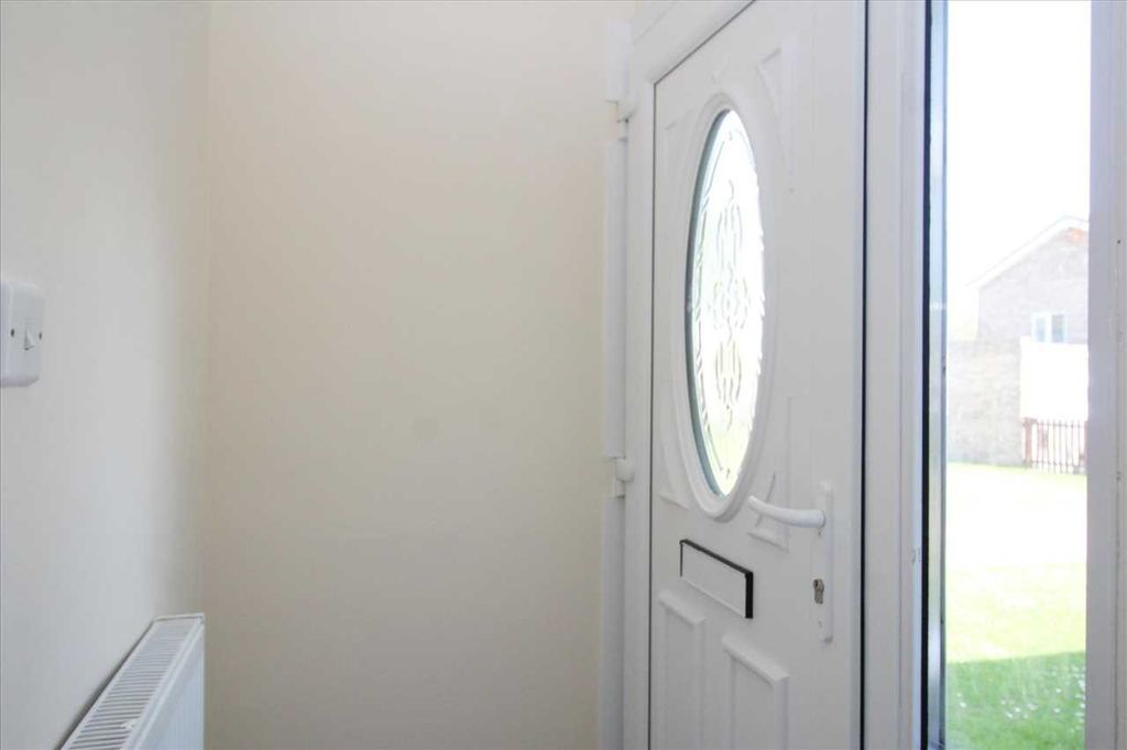 Property photo 2 of 9 Entrance Porch