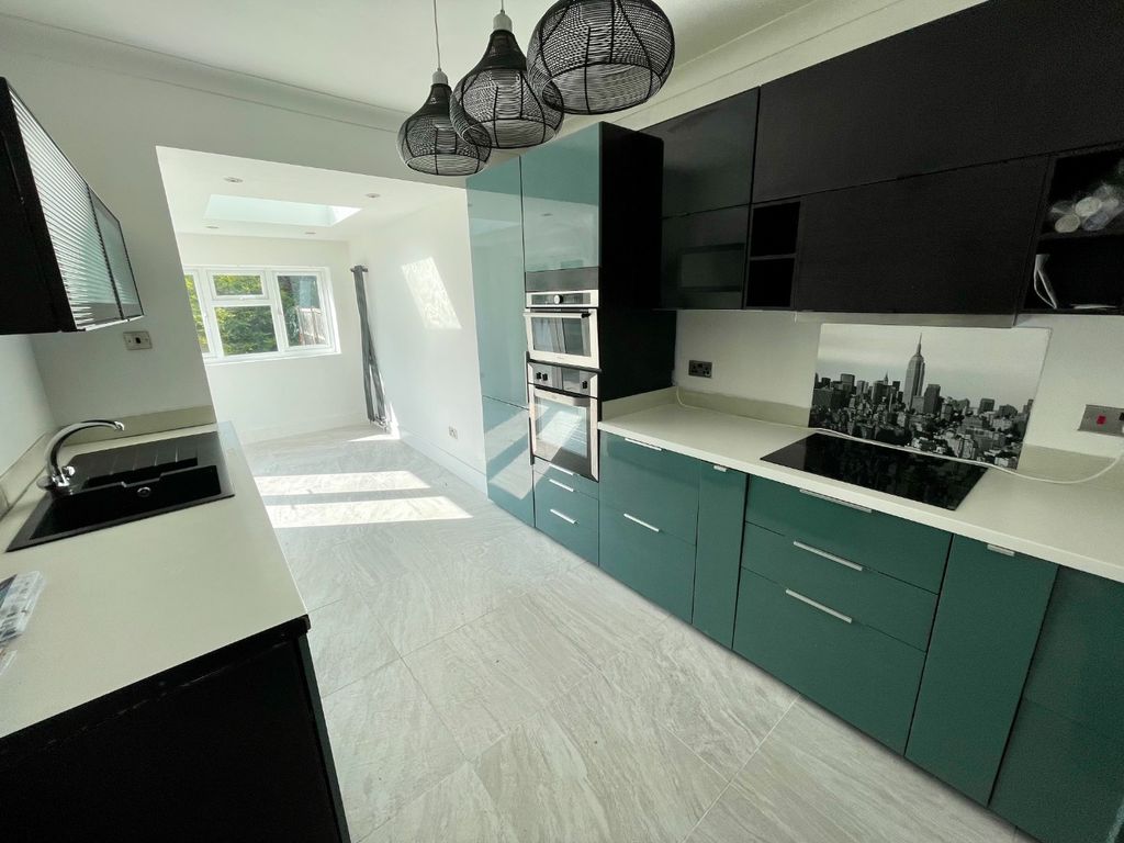 Property photo 3 of 8 3142795
