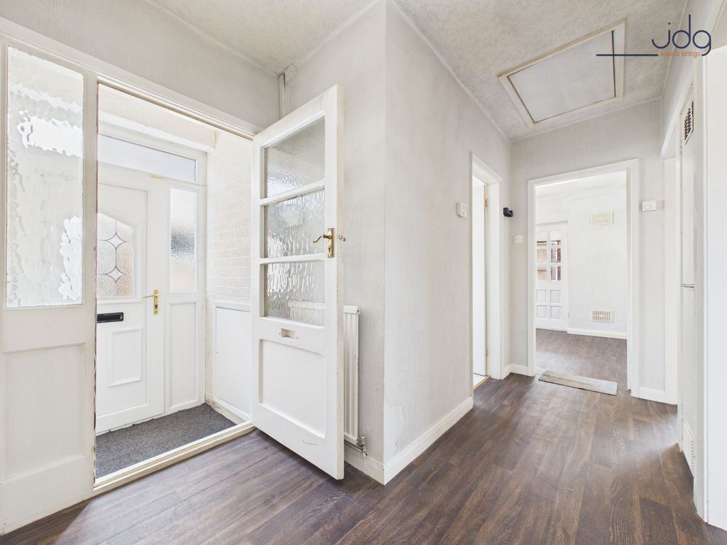 Property photo 2 of 14 Entrance Hall