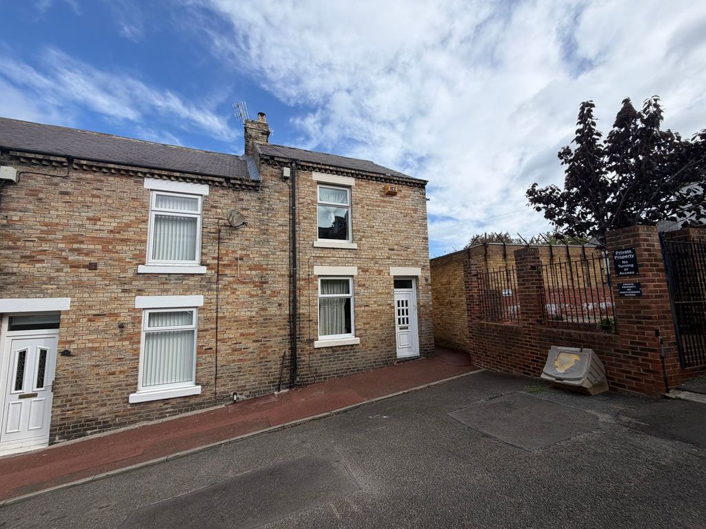 Property photo 1 of 3