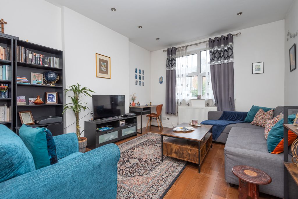 Property photo 1 of 32