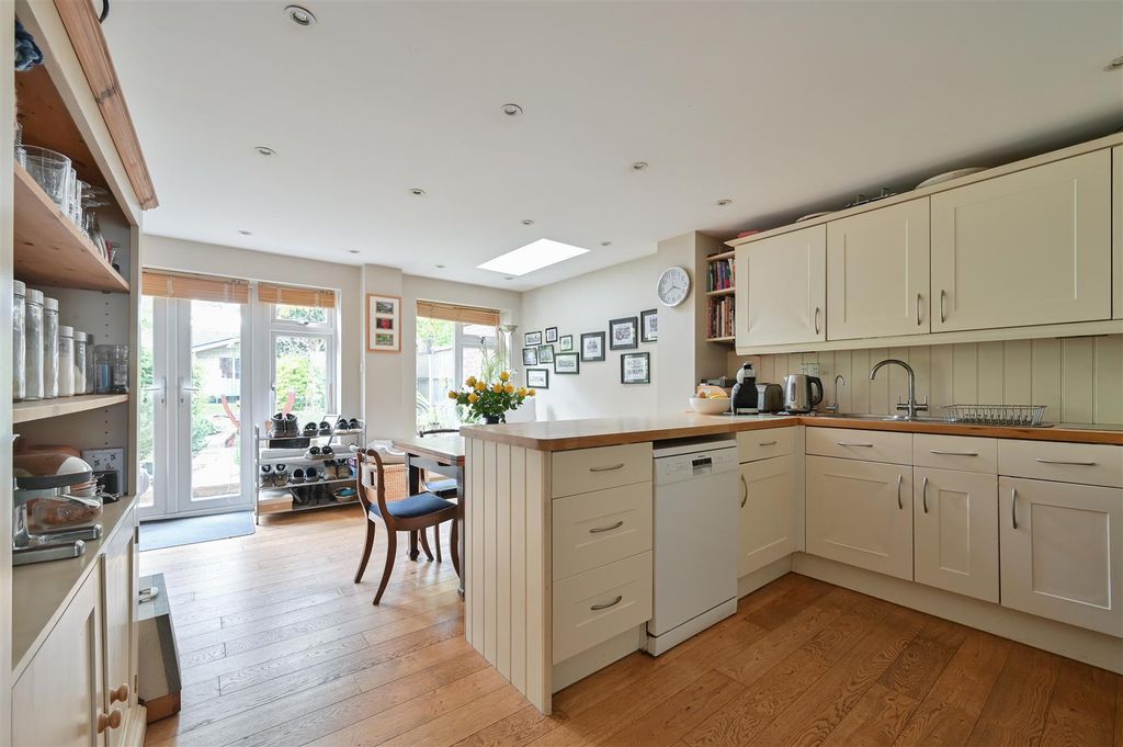 Property photo 3 of 12 70 Overstone Road-15.Jpg