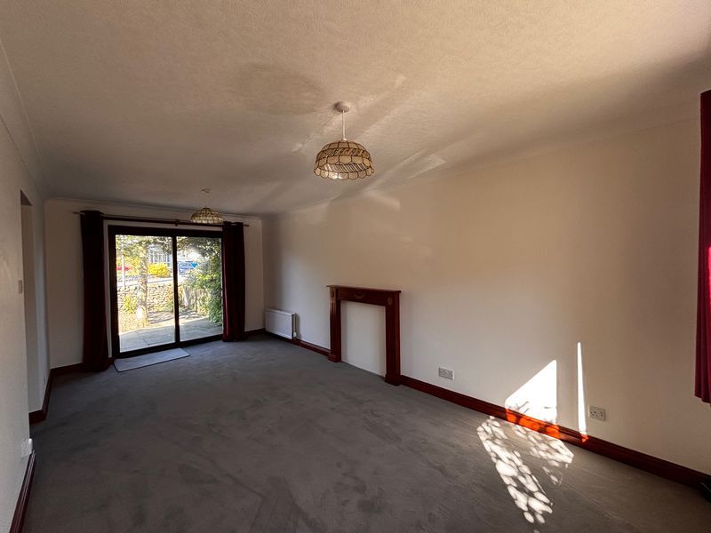 Property photo 2 of 14 Lounge