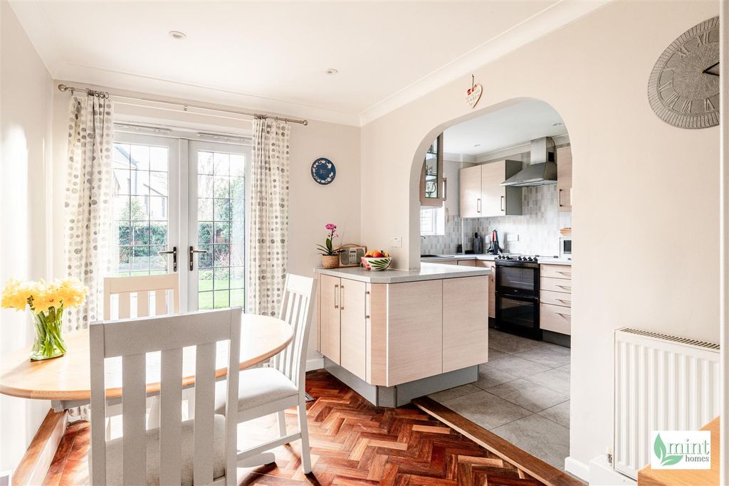 Property photo 2 of 26 Woodham Waye - Watermark-14.Jpg