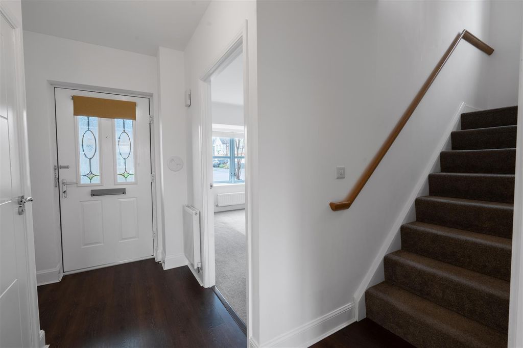 Property photo 3 of 17 Hall.Jpg