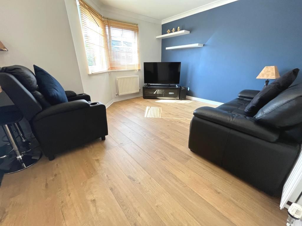 Property photo 3 of 9 Photograph 2