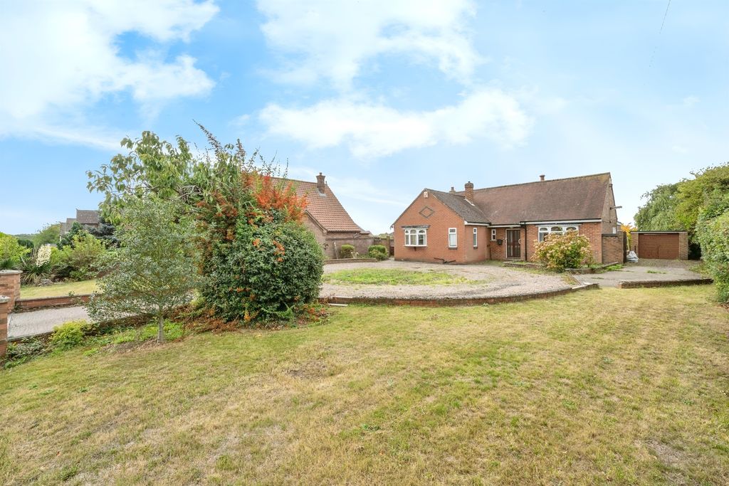 Property photo 2 of 23