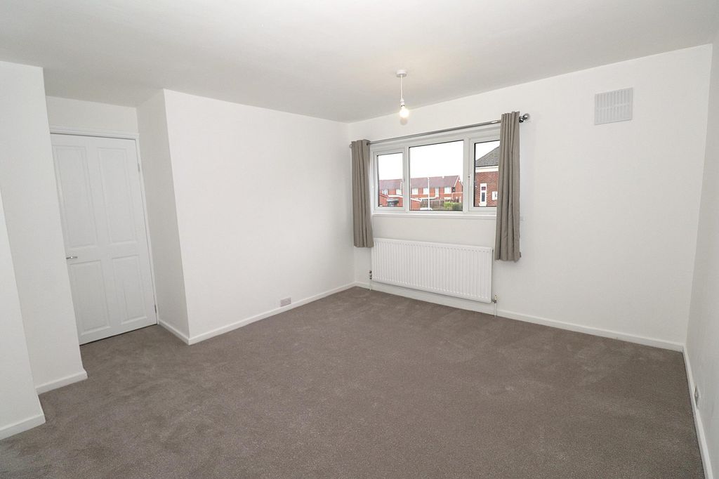 Property photo 2 of 12 Bedroom 1