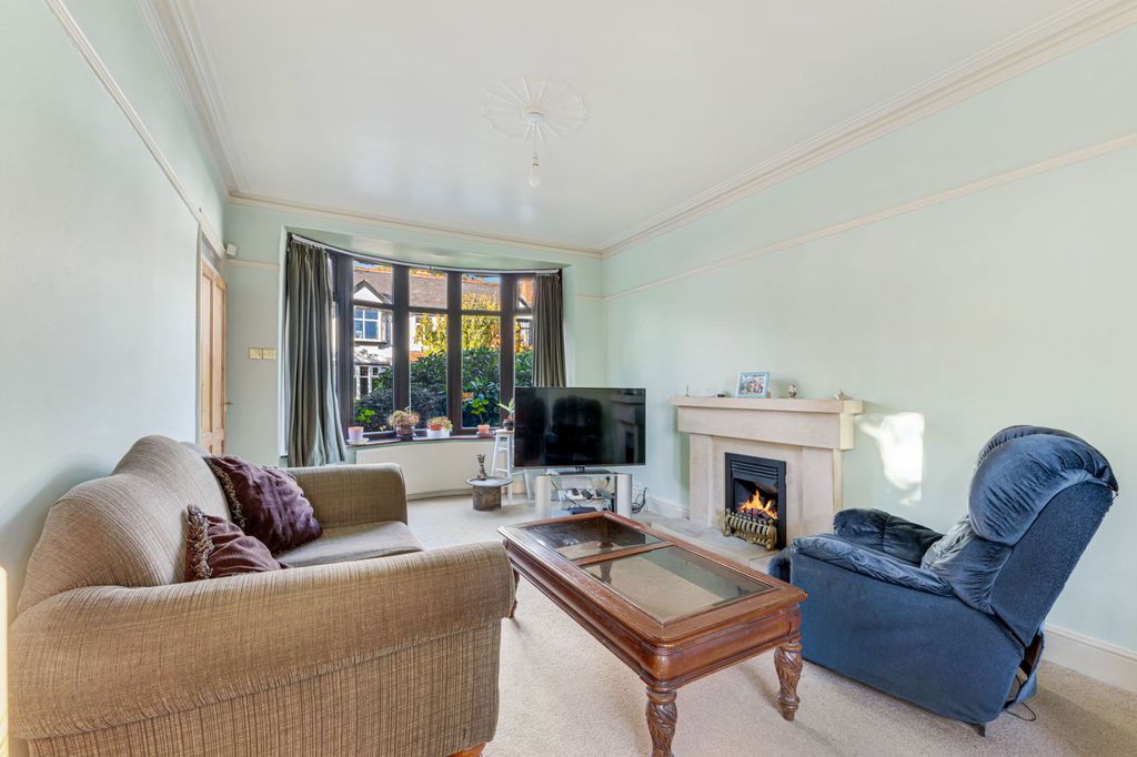 Property photo 2 of 28