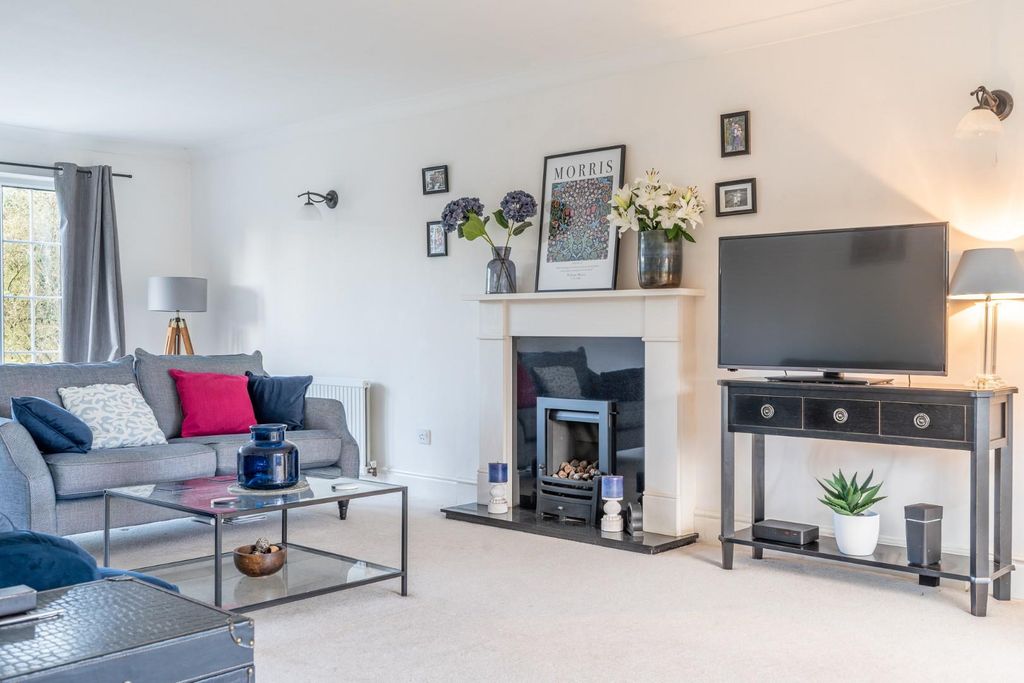 Property photo 3 of 23 Living Room