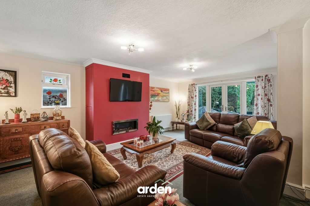 Property photo 3 of 18