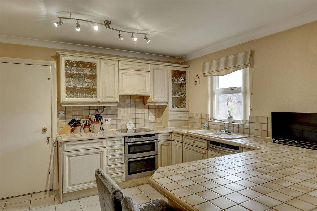 Property photo 2 of 26 Kitchen Diner