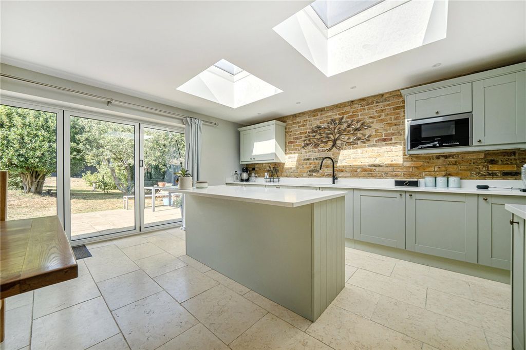 Property photo 3 of 22 Picture No. 55