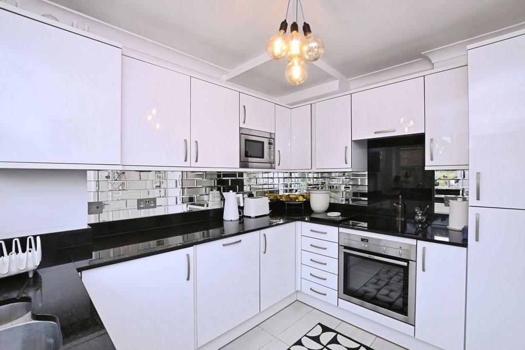 Property photo 2 of 18 Pbox-Img.Jpg