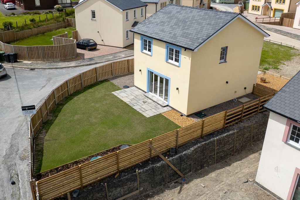 Property photo 3 of 32