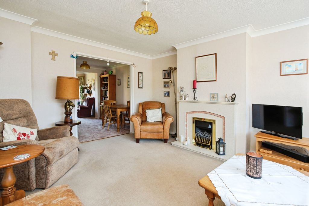 Property photo 2 of 17 Photo