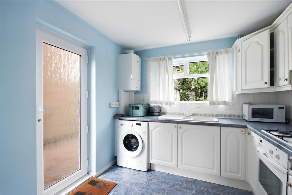 Property photo 3 of 15 Kitchen