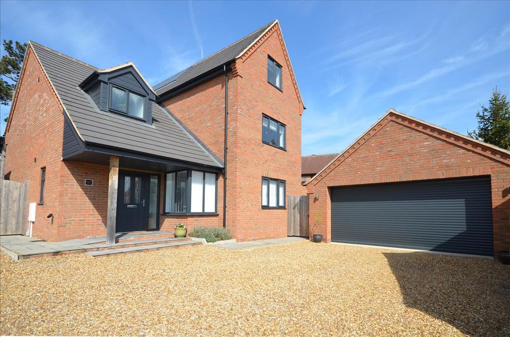 Property photo 3 of 19