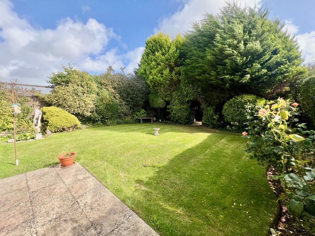 Property photo 2 of 24