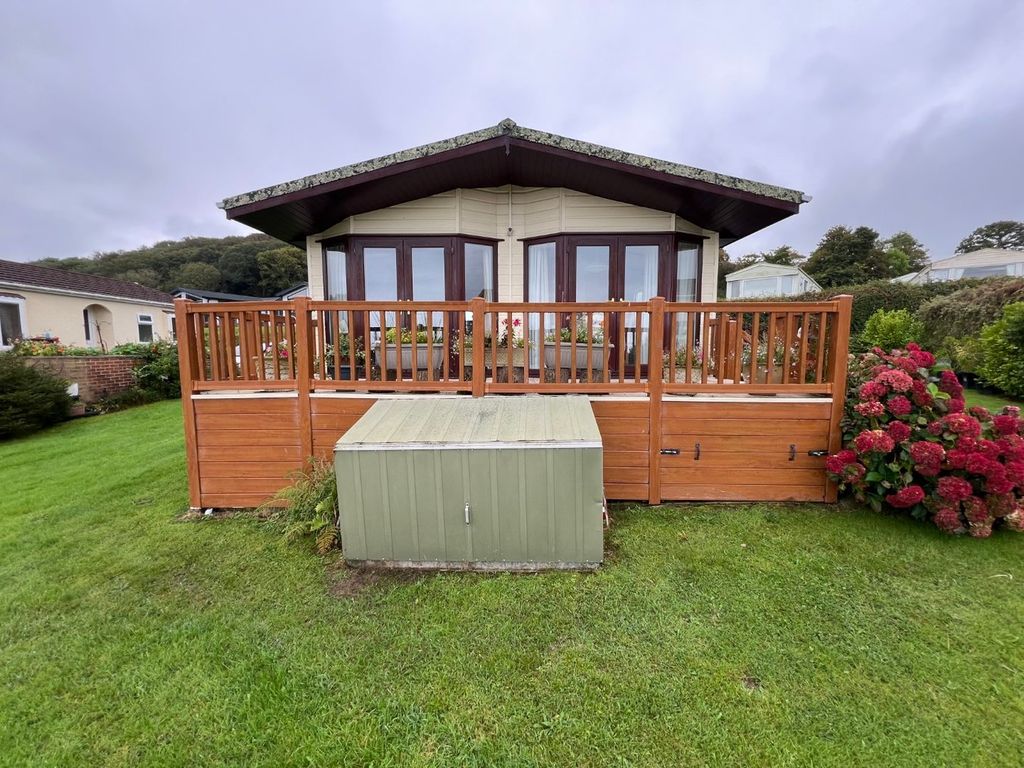 Property photo 2 of 25