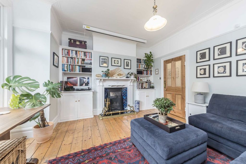 Property photo 2 of 10