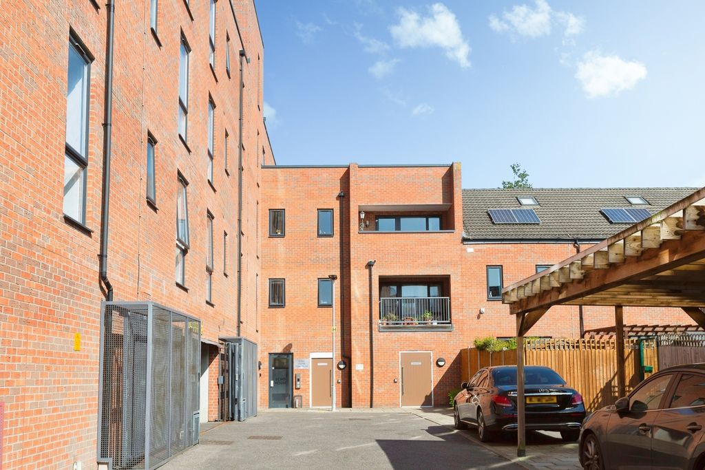 Property photo 1 of 26 Pbox-Img.Jpg