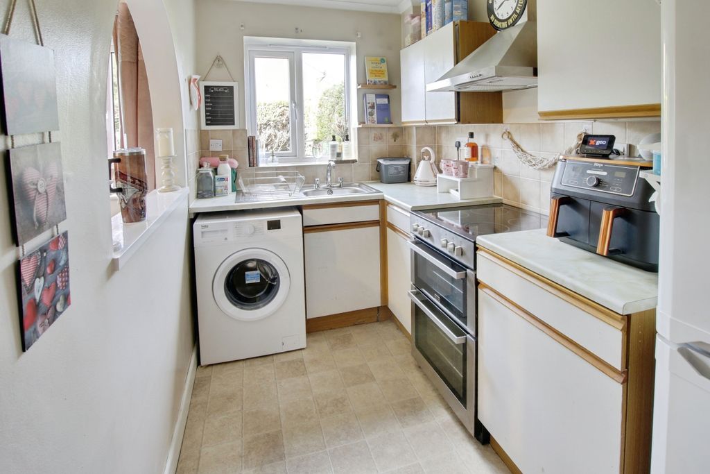 Property photo 3 of 13