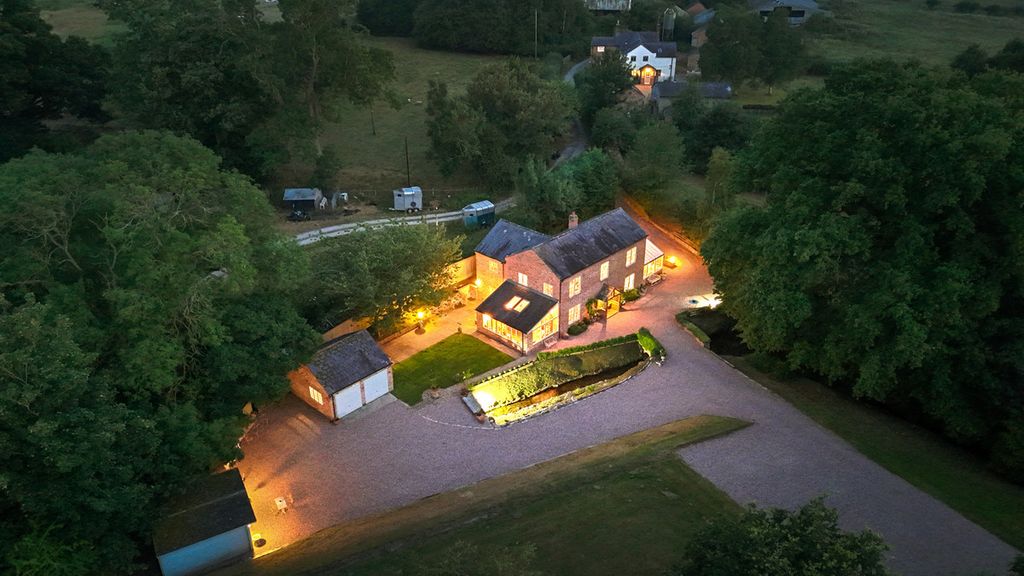 Property photo 2 of 46