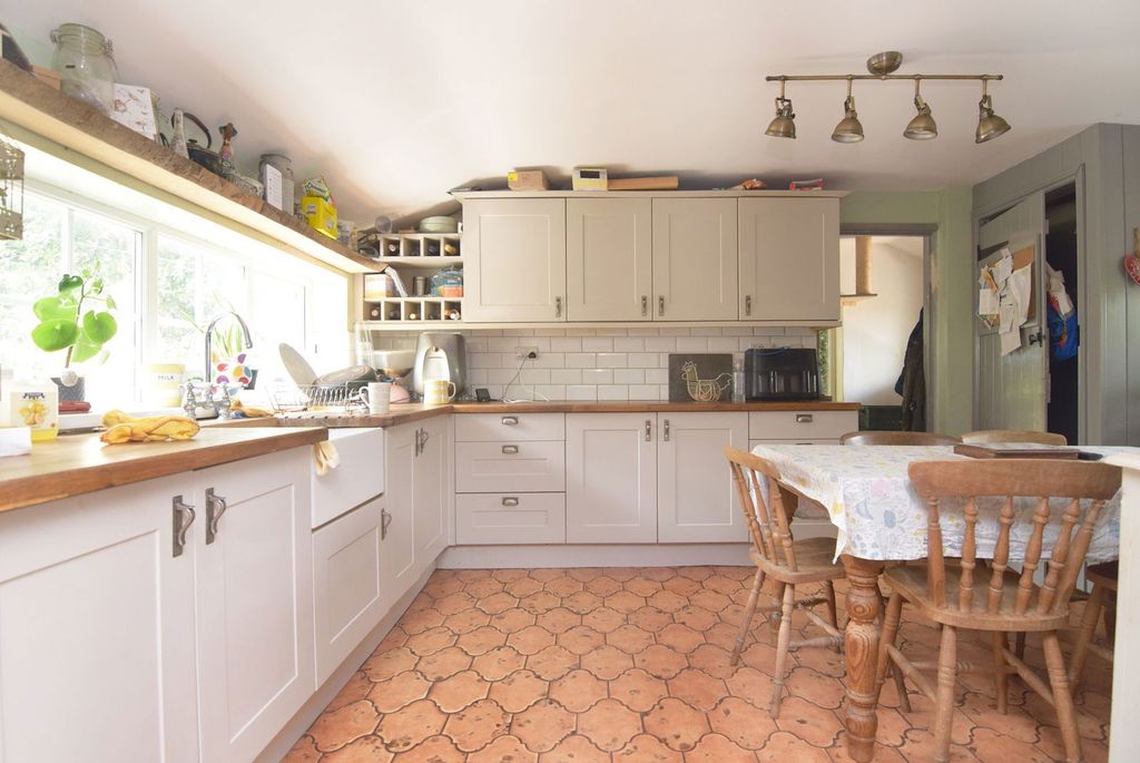 Property photo 3 of 21