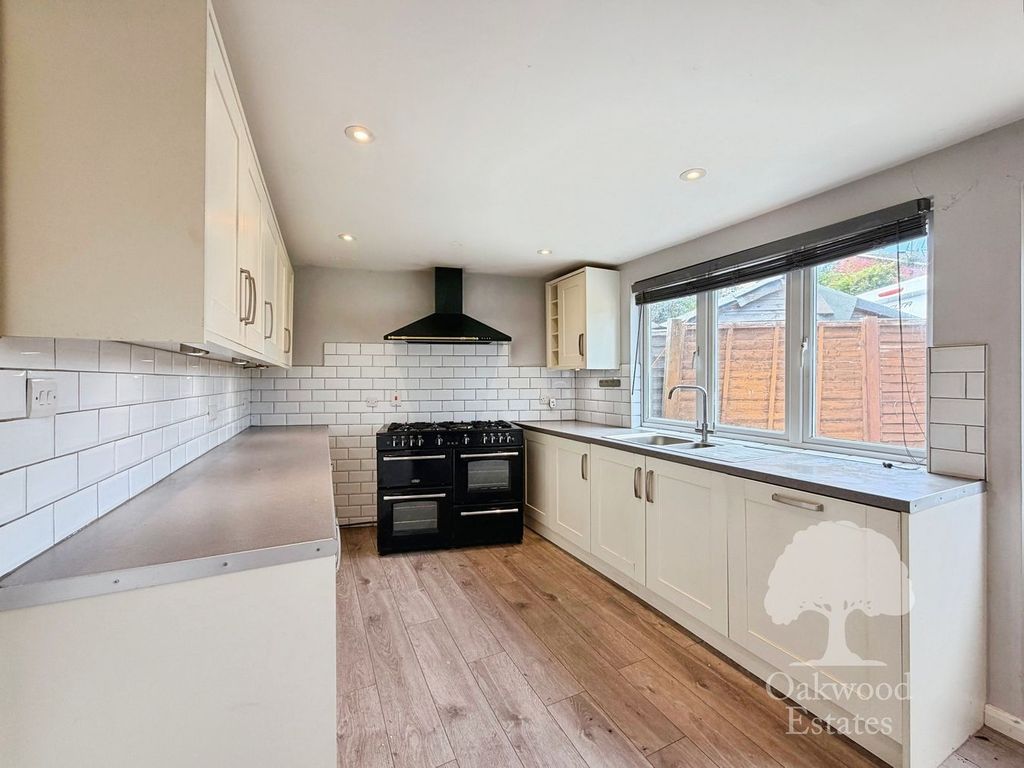 Property photo 3 of 16 Kitchen