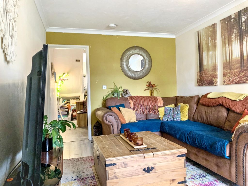Property photo 3 of 12
