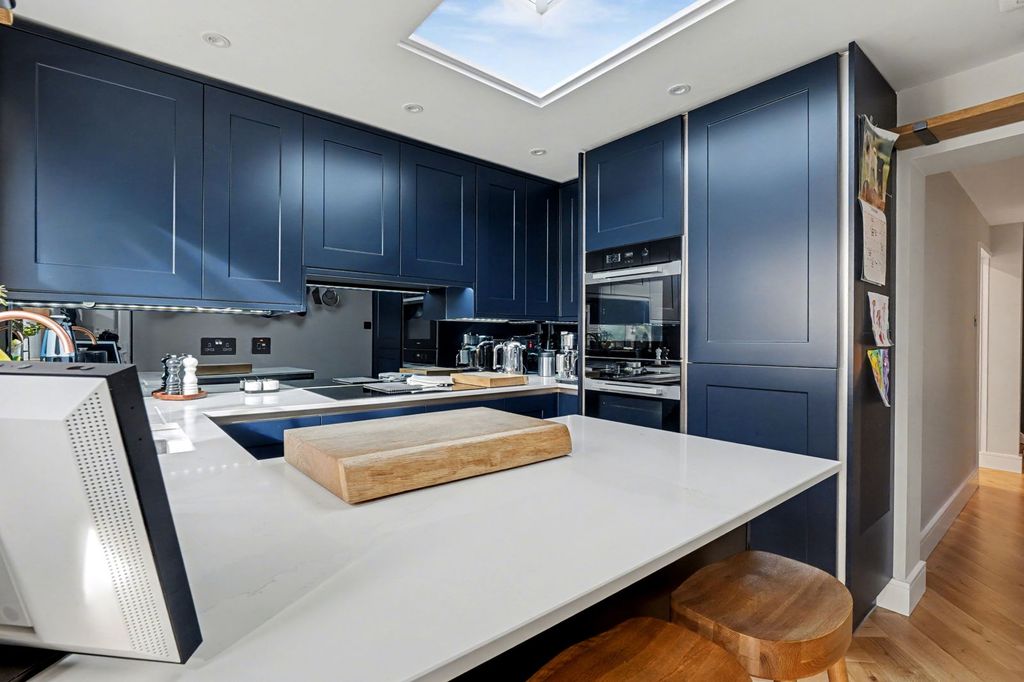 Property photo 3 of 34