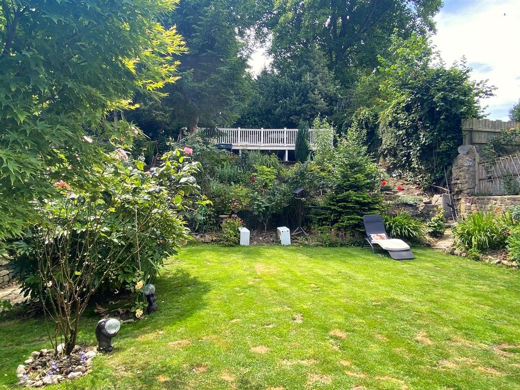 Property photo 3 of 15 Garden