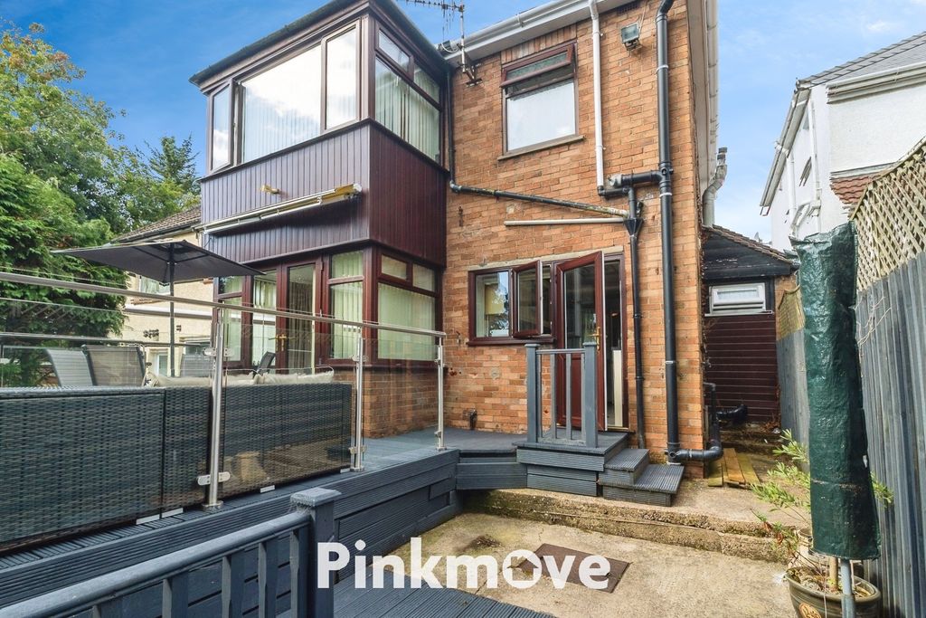 Property photo 2 of 25