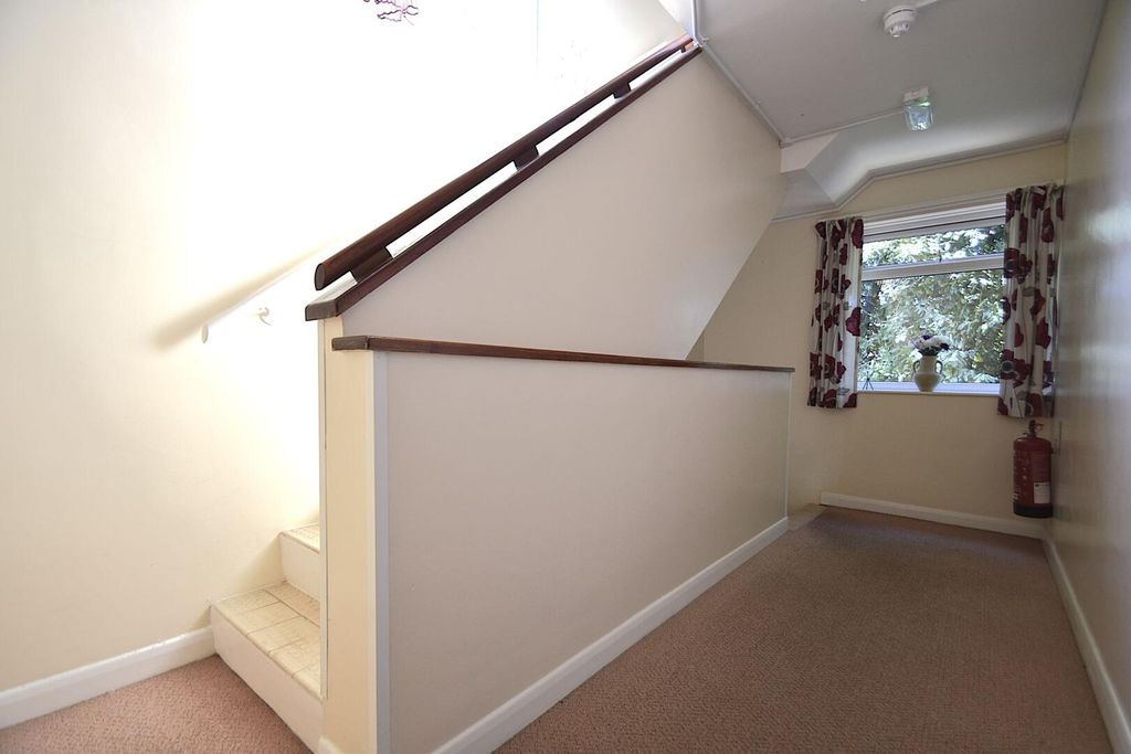 Property photo 2 of 14 Hallway