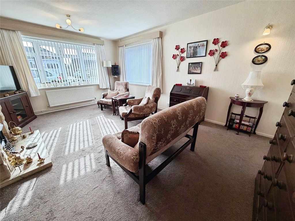 Property photo 3 of 15 Living Room