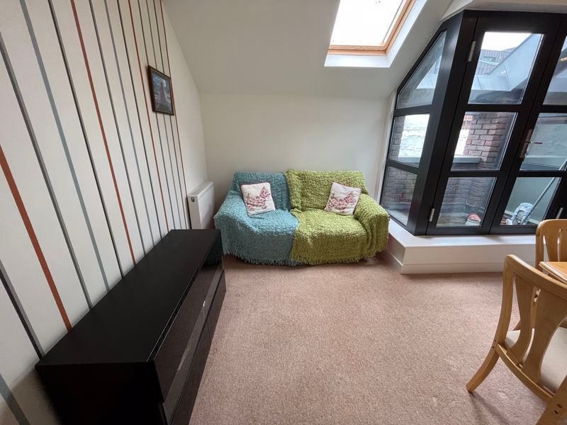 Property photo 3 of 12 Photo 8