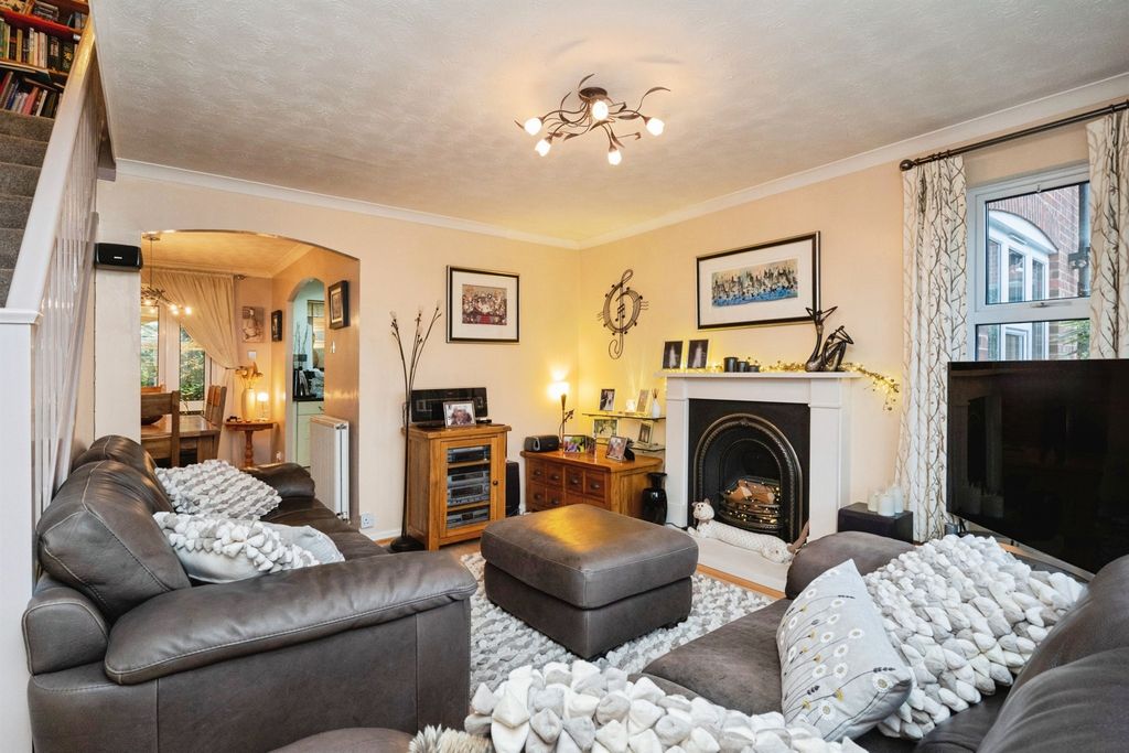 Property photo 3 of 19