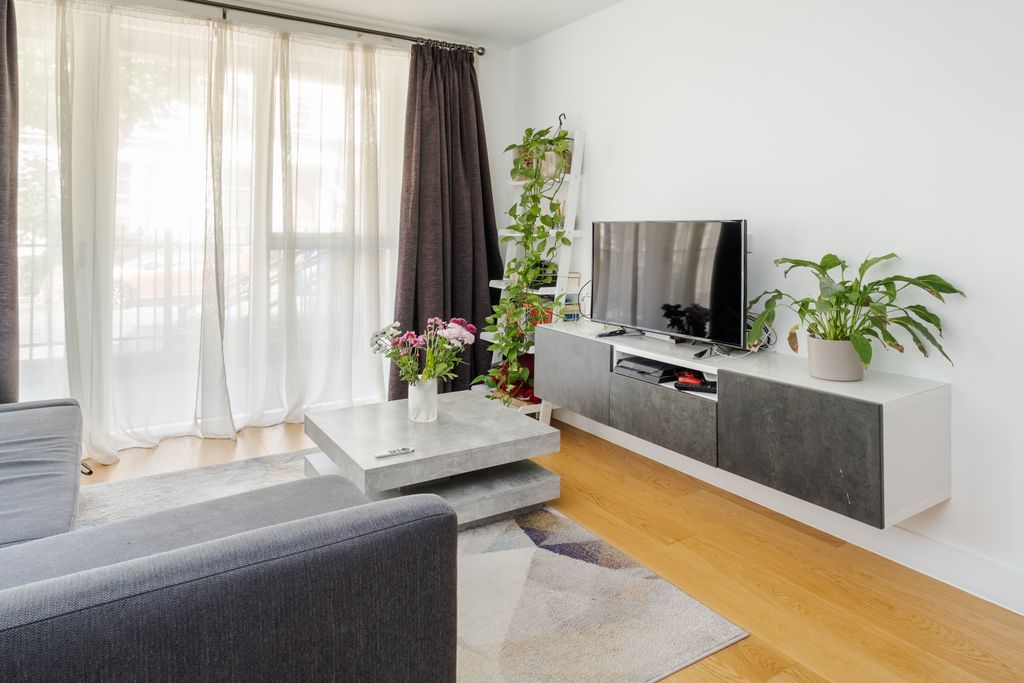 Property photo 2 of 19