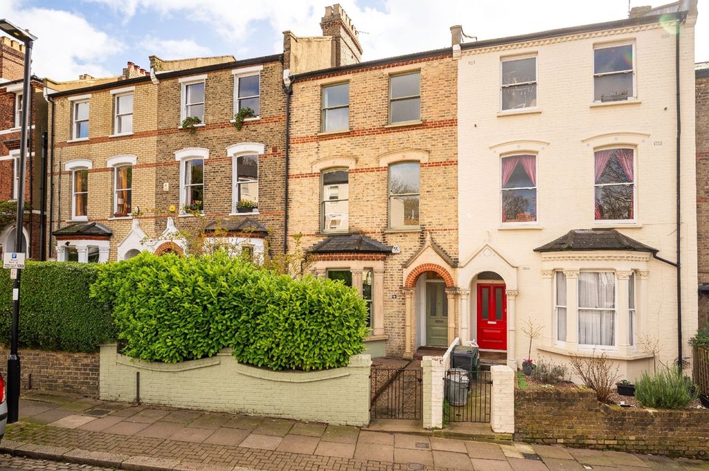 Property photo 1 of 28