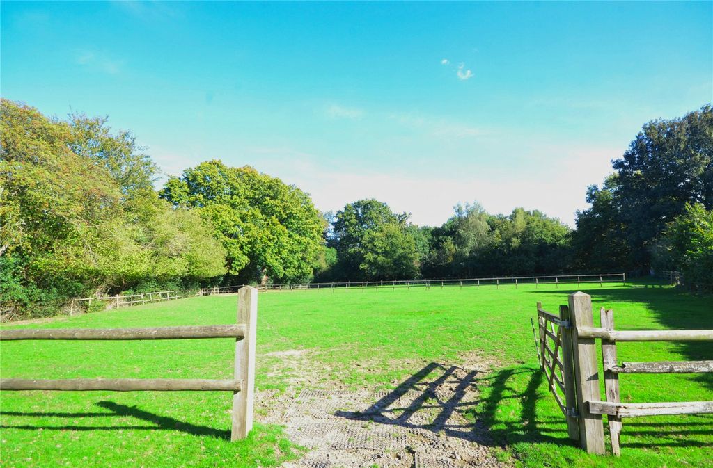 Property photo 3 of 44 Paddock