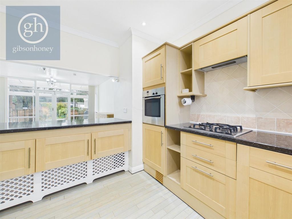 Property photo 3 of 16 Cam05080G0-Pr0281-Still022.Jpg