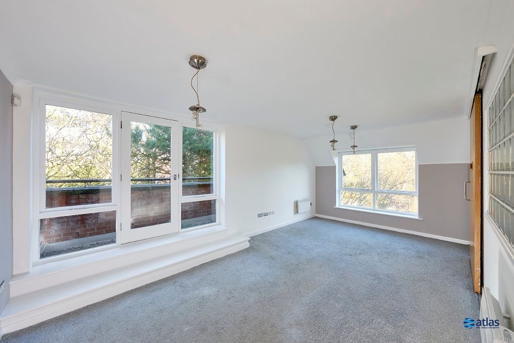 Property photo 2 of 16 Sitting Room