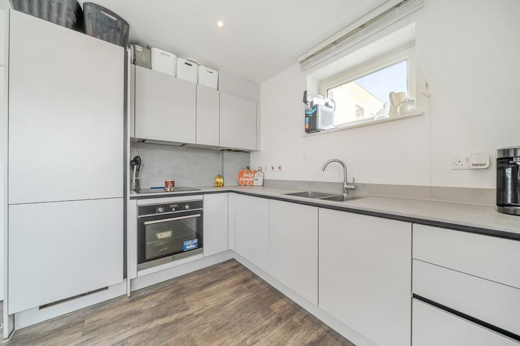 Property photo 2 of 22 1523465-13-6Ab50E...