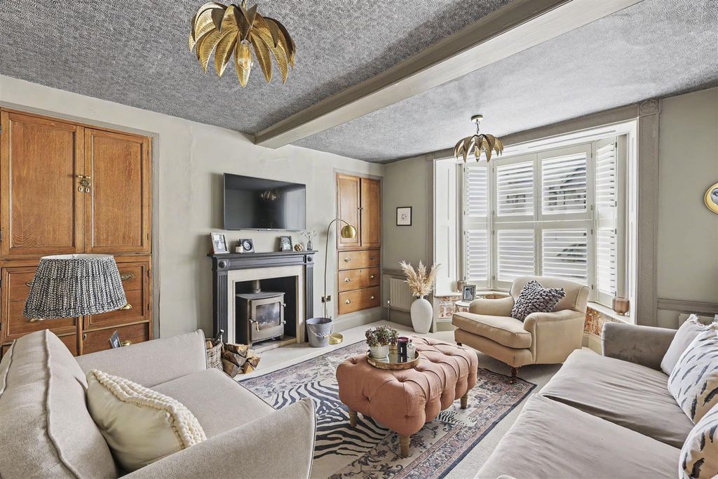 Property photo 3 of 28