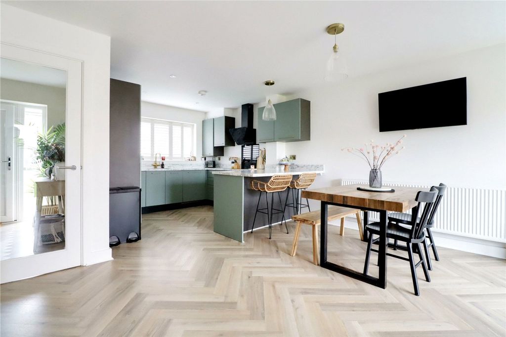 Property photo 3 of 29 Picture No. 23