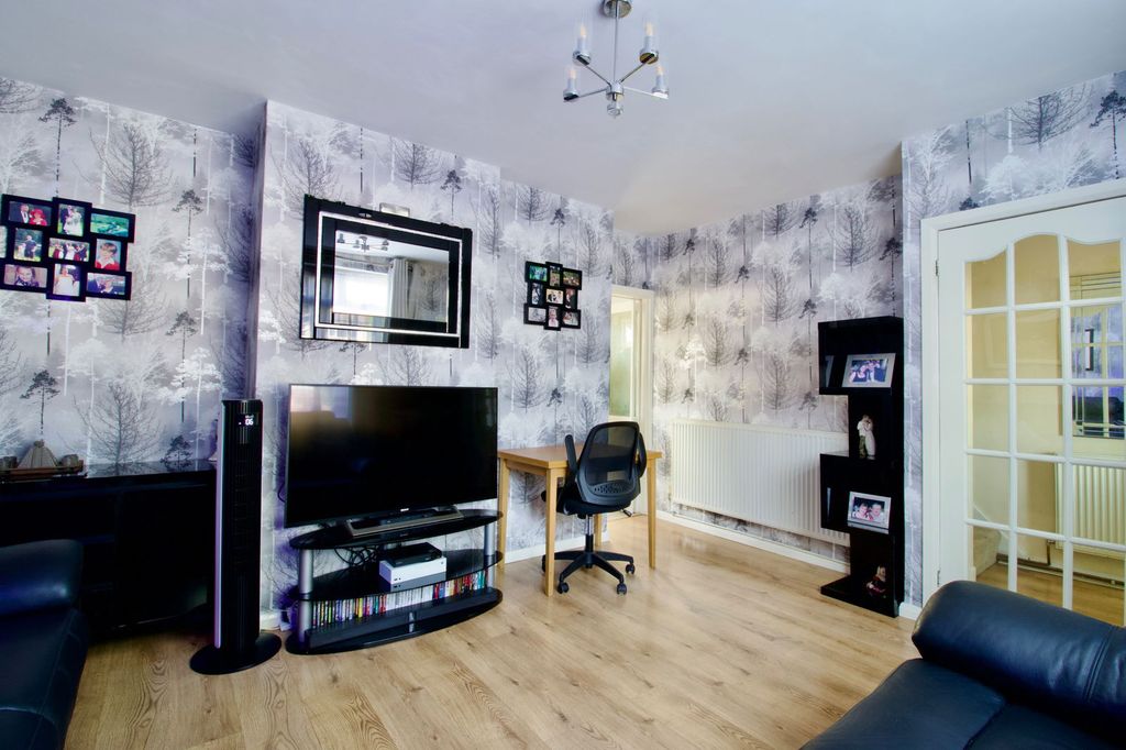 Property photo 3 of 22
