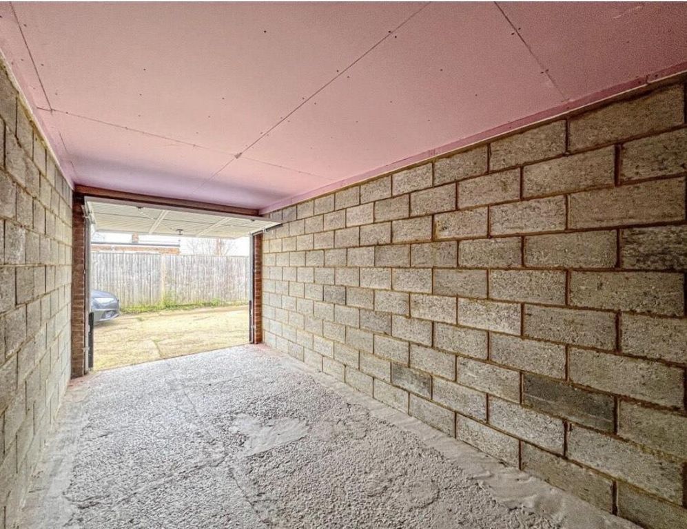 Property photo 1 of 2 Garage 2.Jpeg